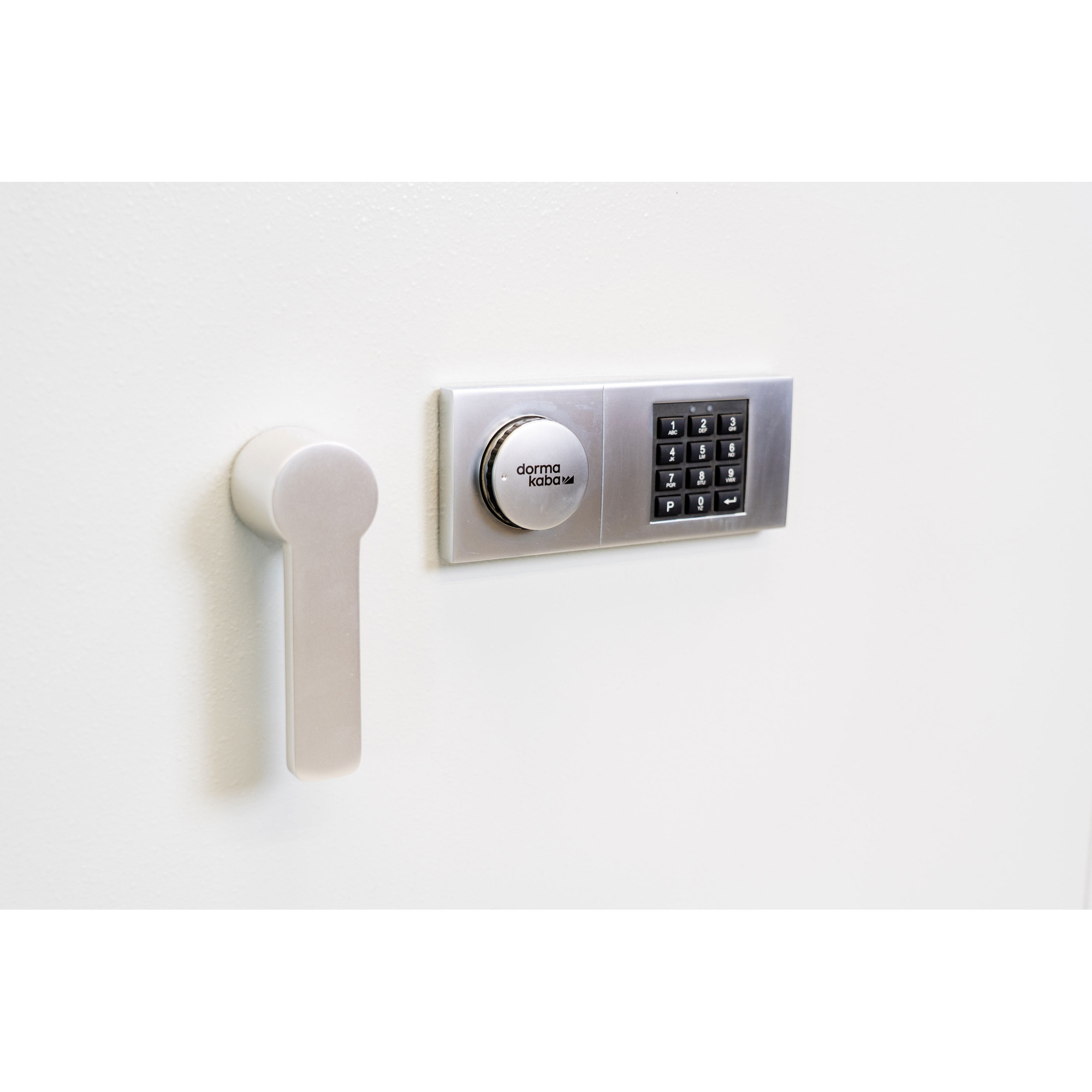 Resist EuroVault_Grad1-2000×2000 (11)