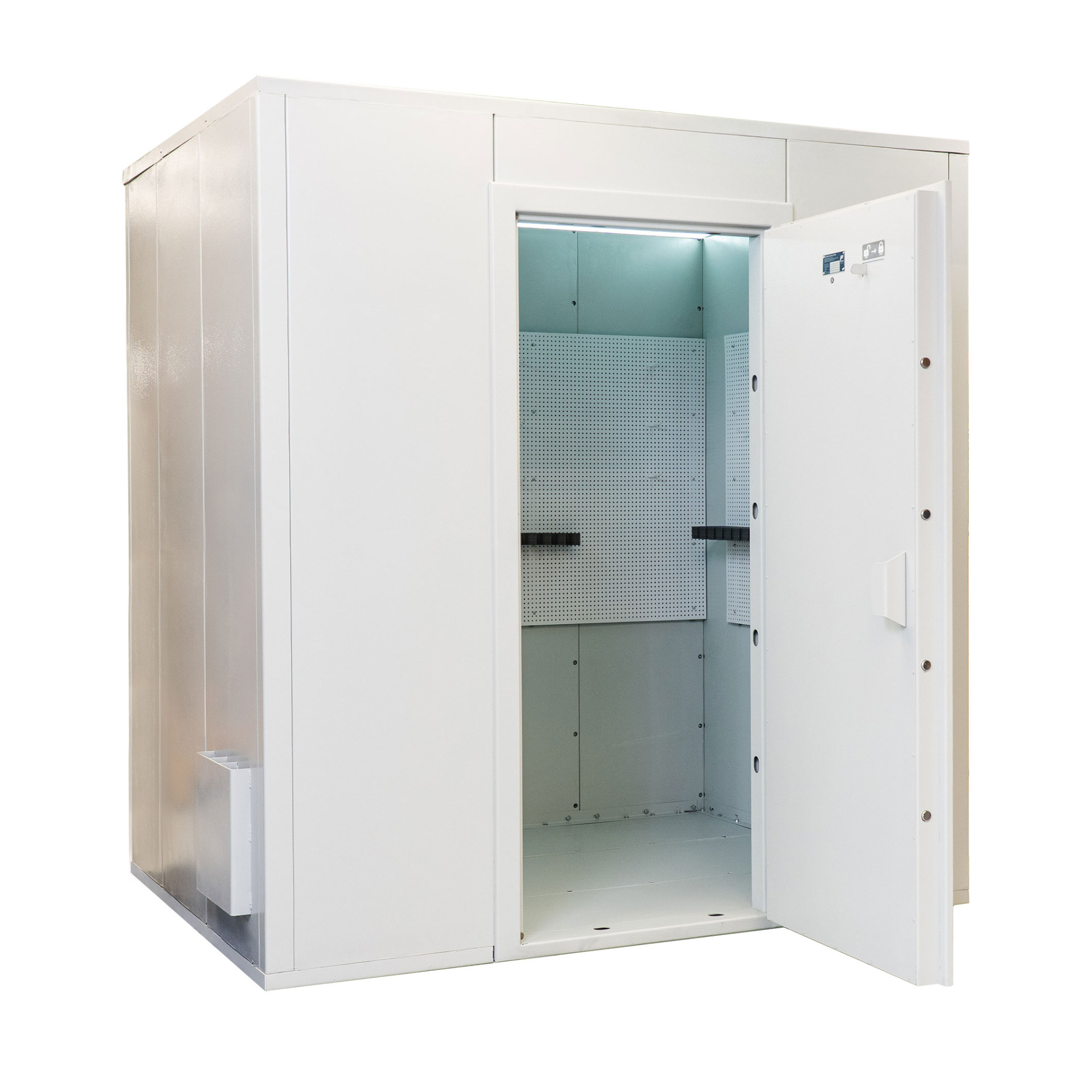 Resist EuroVault_Grad1-2000×2000 (13)