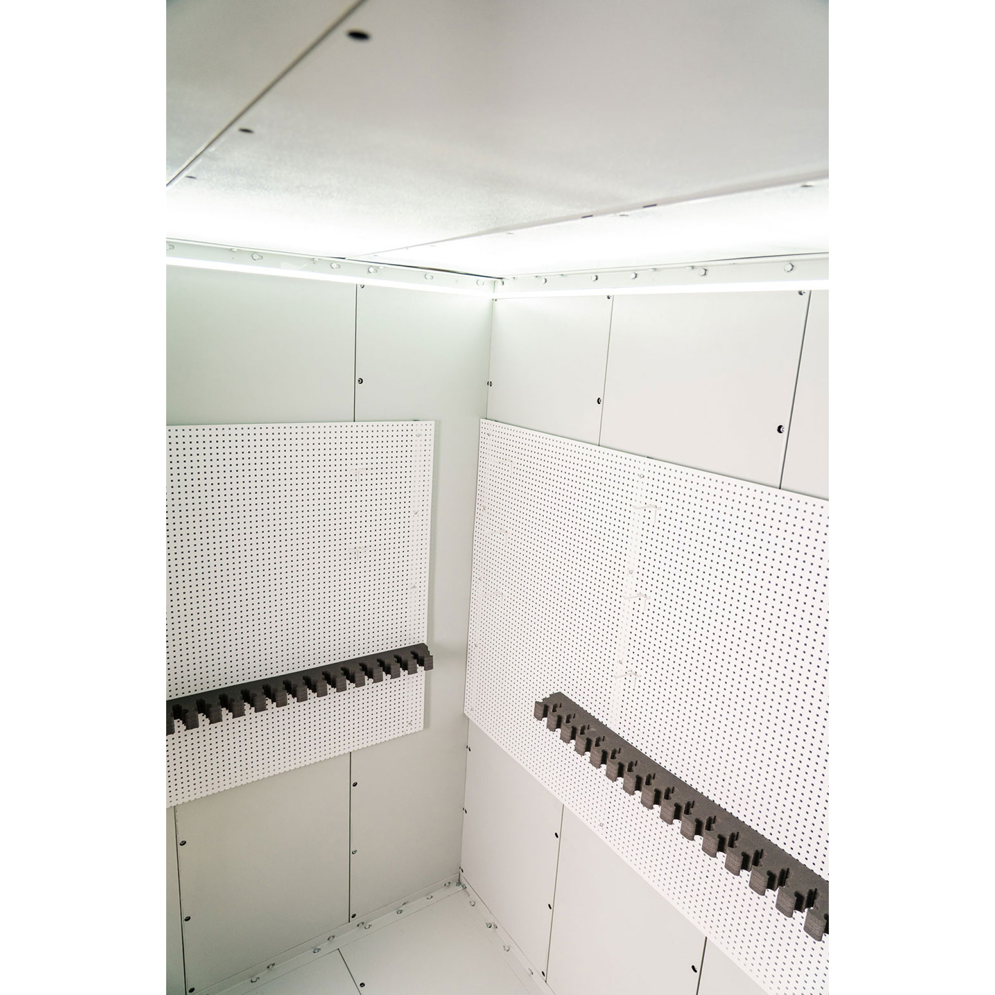 Resist EuroVault_Grad1-2000×2000 (8)